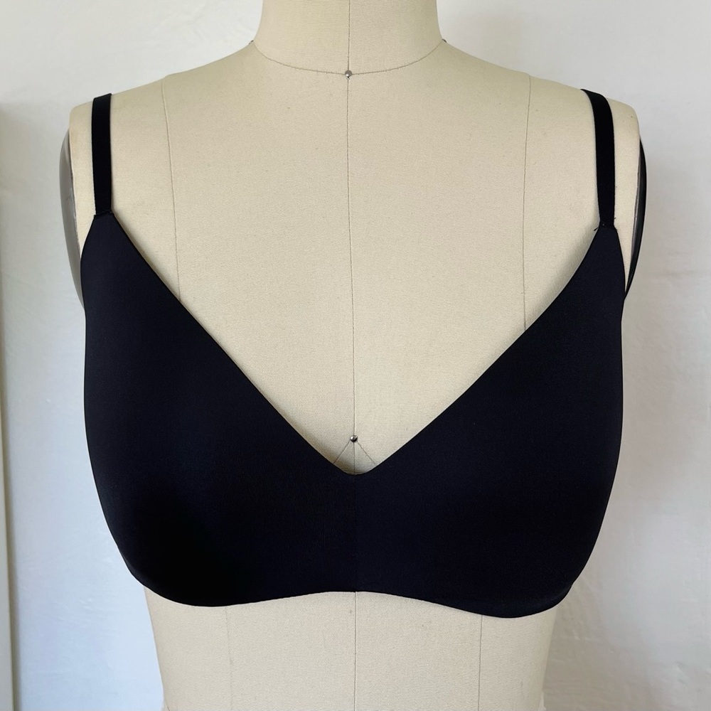 SKIMS 32DD (E) Women's Black Push-up Wireless Bra